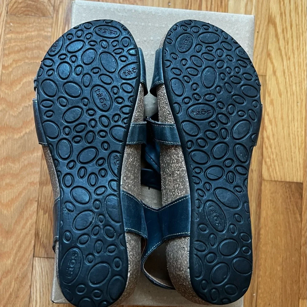 Taos Universal Sandals 39 Like New - Picture 7 of 7